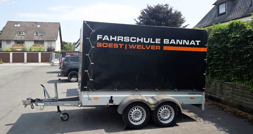 Planenanhaenger